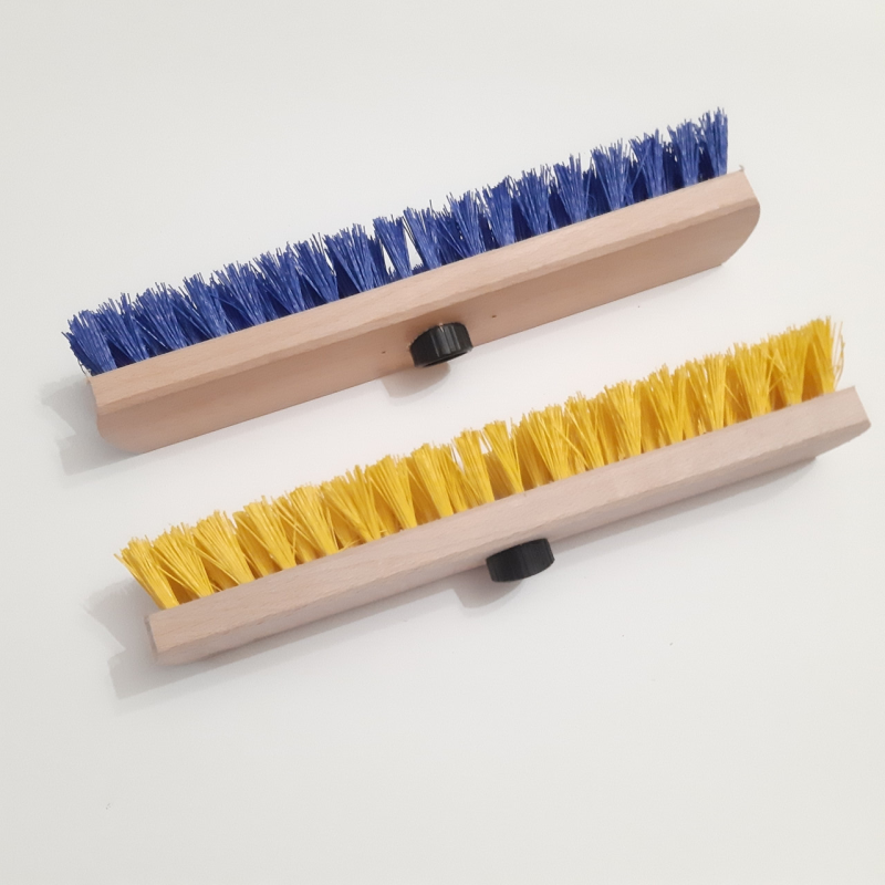 Щітка килимова велика 30 см, основа дерево (без ручки, з різьбленням)